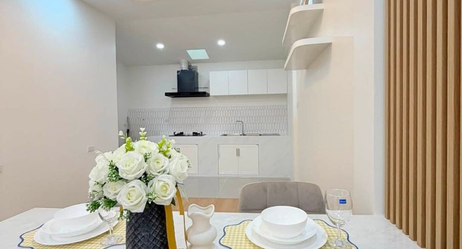 For sale 2 bedrooms townhouse in East Pattaya, Pattaya