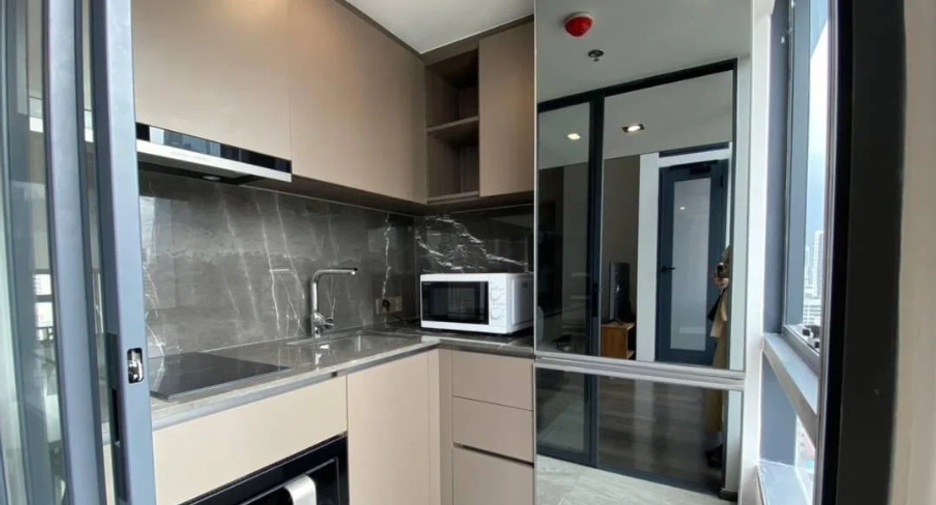 For sale 1 bed condo in Ratchathewi, Bangkok