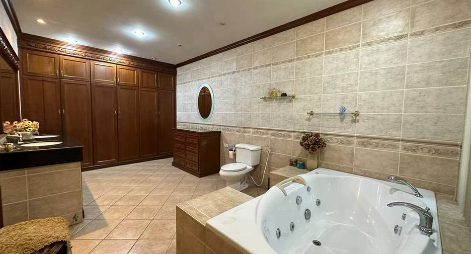 For rent 3 bedrooms house in South Pattaya, Pattaya