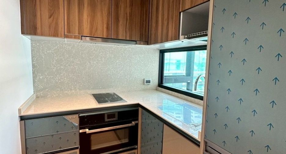 For rent 1 bed condo in Watthana, Bangkok