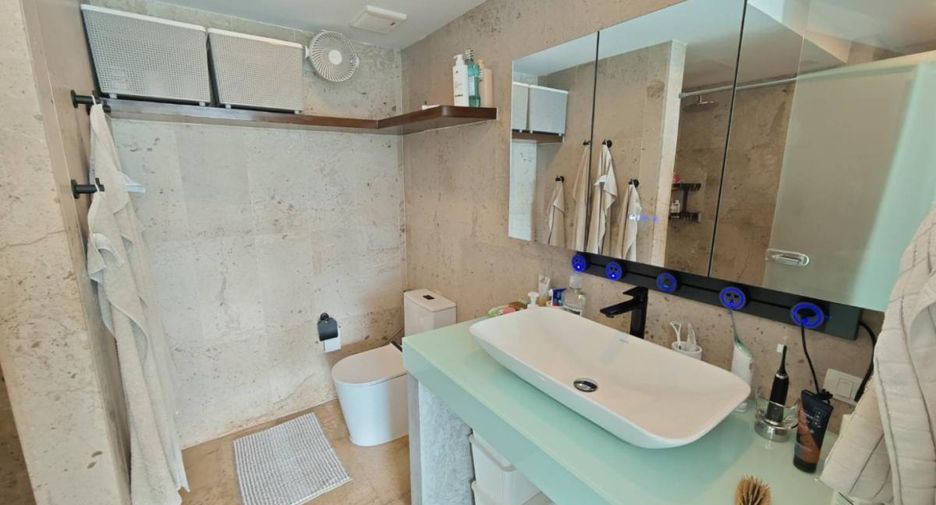 For sale 2 bedrooms condo in North Pattaya, Pattaya