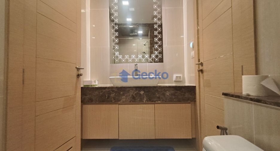 For rent 2 bedrooms condo in North Pattaya, Pattaya