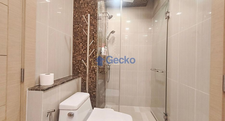 For rent 2 bedrooms condo in North Pattaya, Pattaya