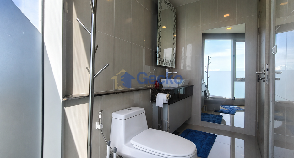 For rent 2 bedrooms condo in North Pattaya, Pattaya