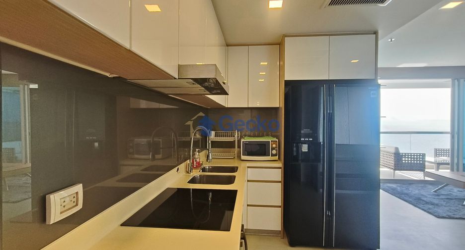 For rent 2 bedrooms condo in North Pattaya, Pattaya