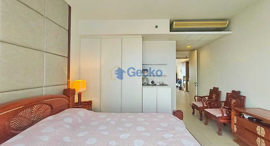 For rent 2 bedrooms condo in North Pattaya, Pattaya