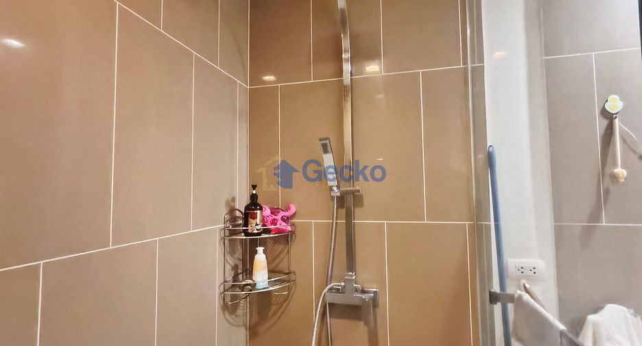 For rent 2 bedrooms condo in North Pattaya, Pattaya