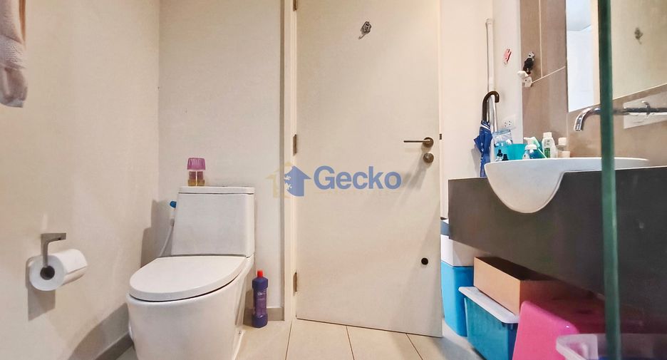 For rent 2 bedrooms condo in North Pattaya, Pattaya