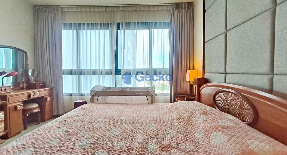 For rent 2 bedrooms condo in North Pattaya, Pattaya