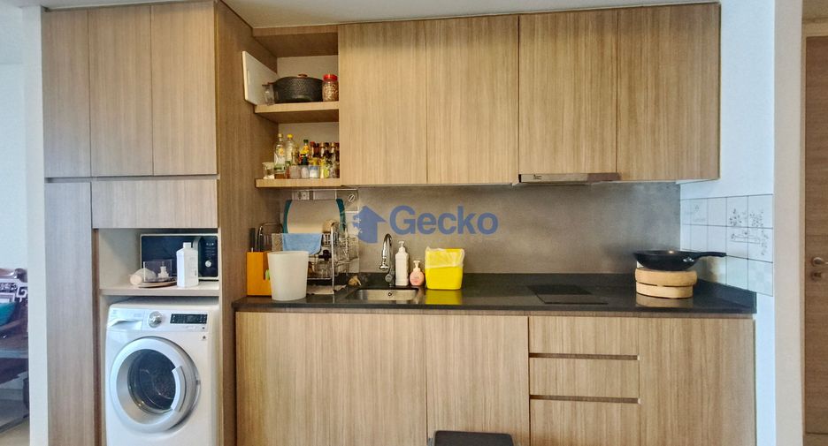 For rent 2 bedrooms condo in North Pattaya, Pattaya