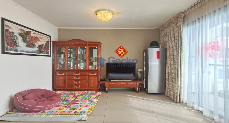 For rent 2 bedrooms condo in North Pattaya, Pattaya
