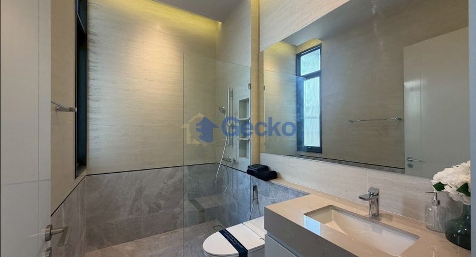 For rent 4 bedrooms house in East Pattaya, Pattaya