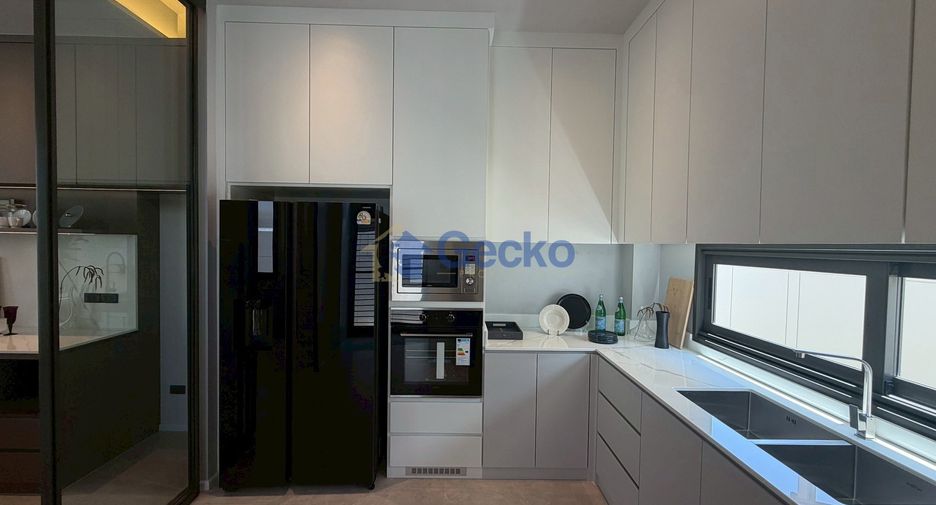 For rent 4 bedrooms house in East Pattaya, Pattaya