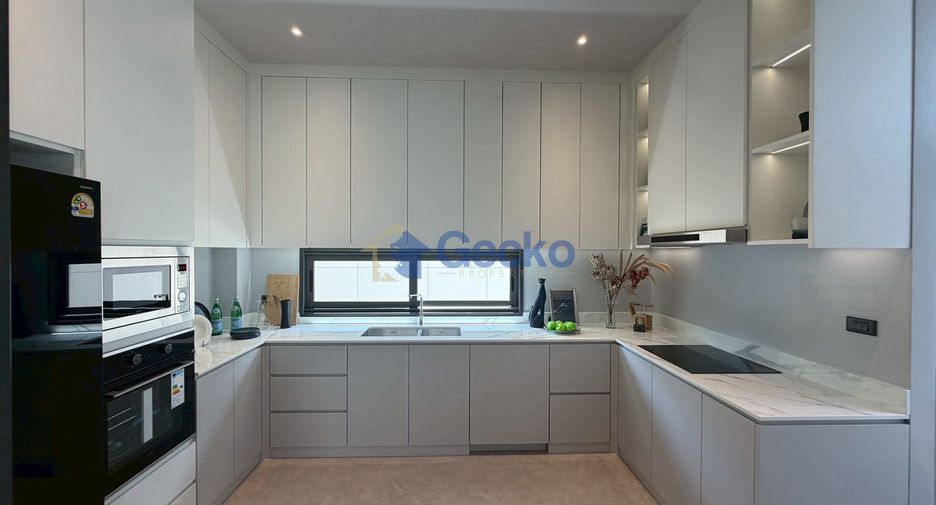 For rent 4 bedrooms house in East Pattaya, Pattaya