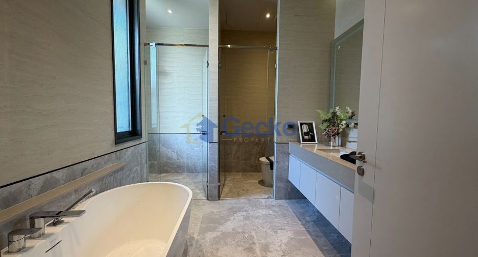 For rent 4 bedrooms house in East Pattaya, Pattaya
