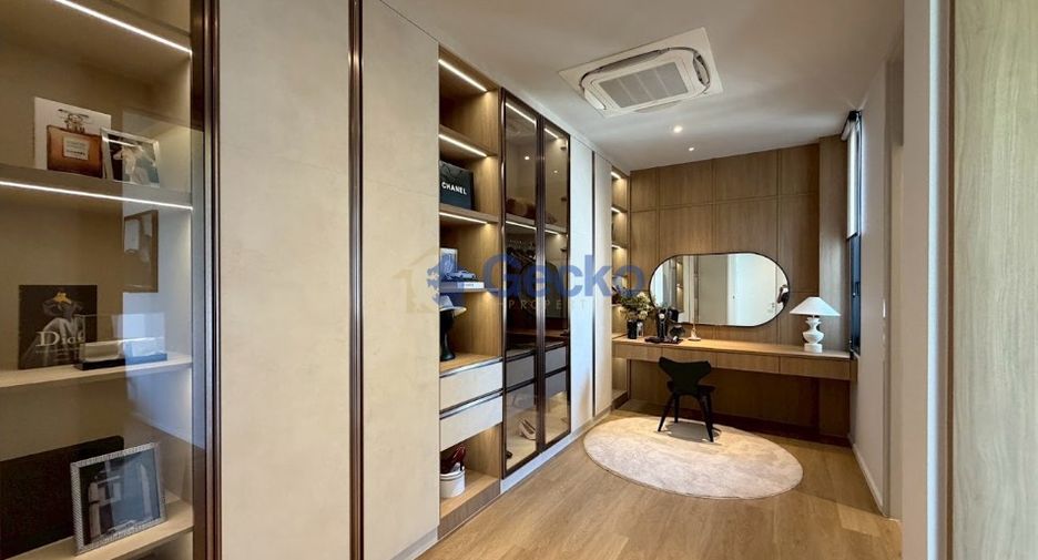 For rent 4 bedrooms house in East Pattaya, Pattaya