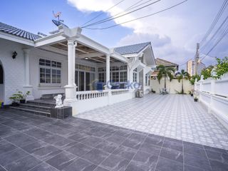 Аренда 4 спальни дом в Банг Ламунг, Чонбури
