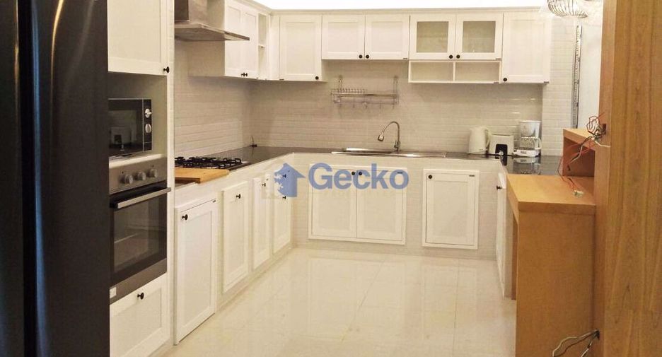 For rent 3 bedrooms house in East Pattaya, Pattaya