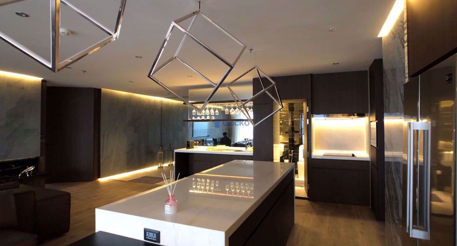 For rent 3 bedrooms condo 