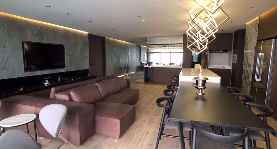 For rent 3 bedrooms condo 