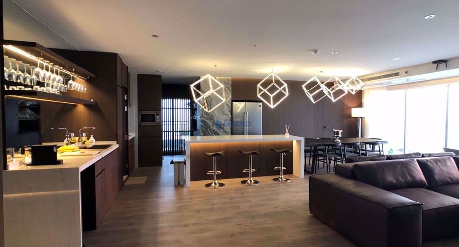 For rent 3 bedrooms condo 
