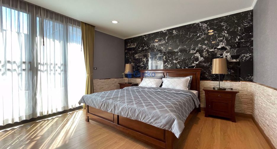 For rent 2 bedrooms condo in Central Pattaya, Pattaya