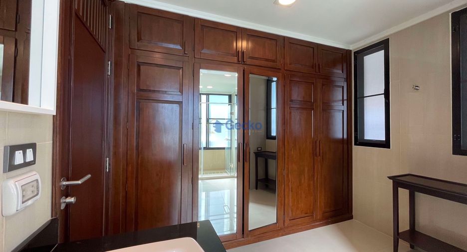 For rent 2 bedrooms condo in Central Pattaya, Pattaya