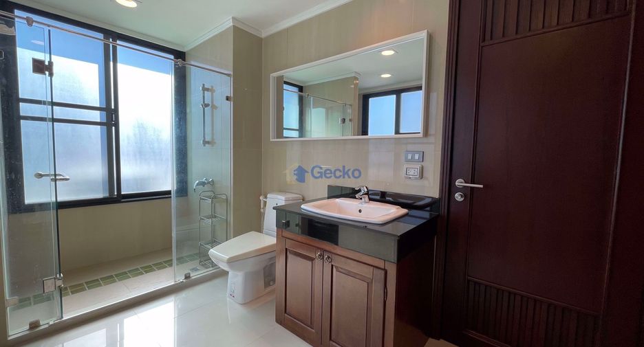 For rent 2 bedrooms condo in Central Pattaya, Pattaya