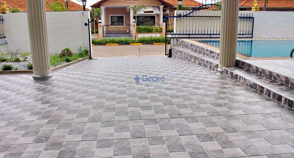 Casa en alquiler de 4 habitaciones en East Pattaya, Pattaya