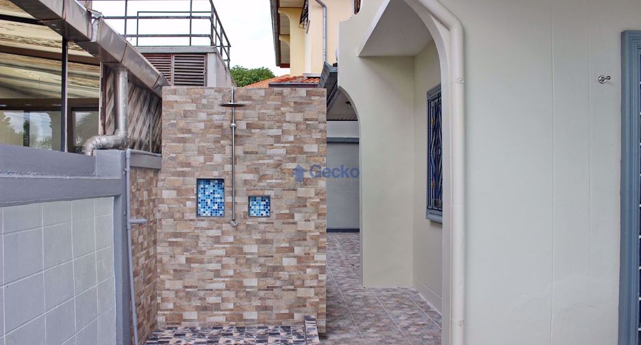 Casa en alquiler de 4 habitaciones en East Pattaya, Pattaya