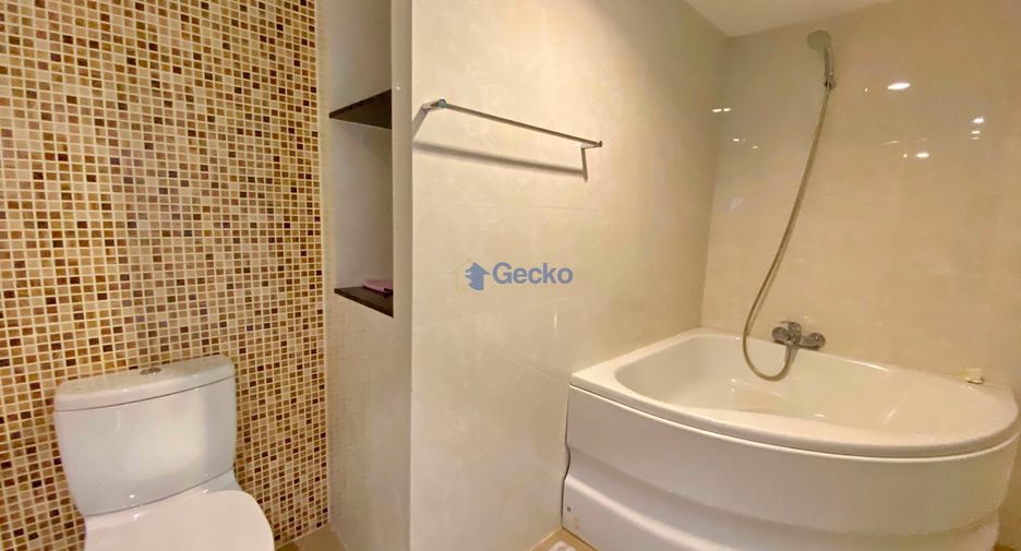 For rent 2 bedrooms condo in North Pattaya, Pattaya