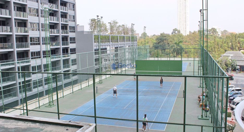 For rent 2 bedrooms condo in North Pattaya, Pattaya