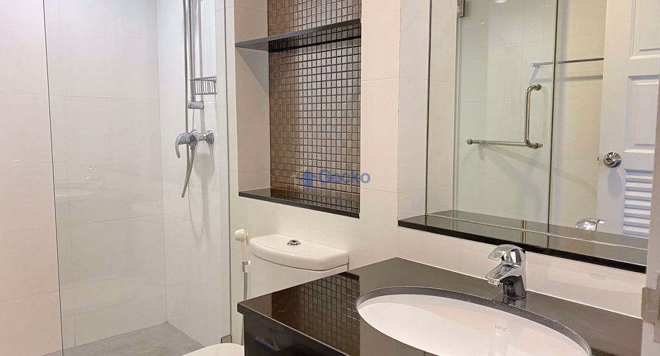 For rent 2 bedrooms condo in North Pattaya, Pattaya