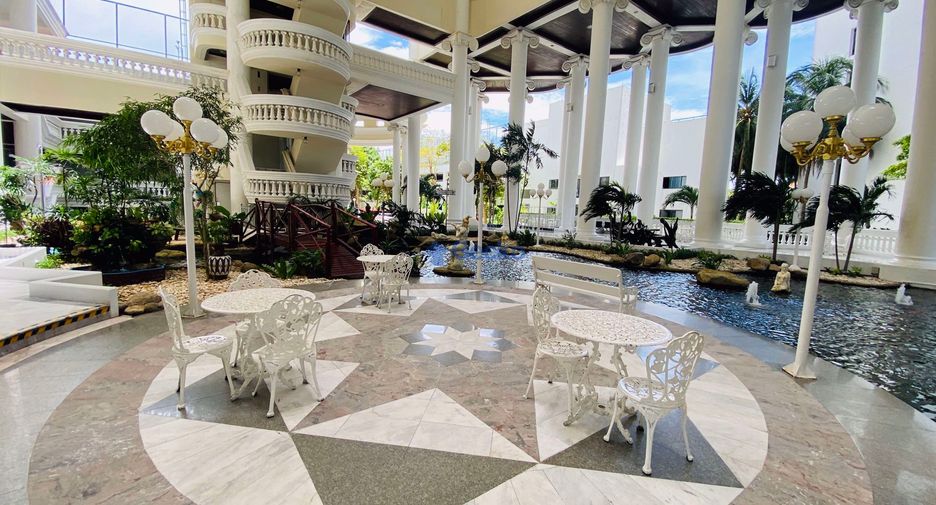For rent 2 bedrooms condo in North Pattaya, Pattaya