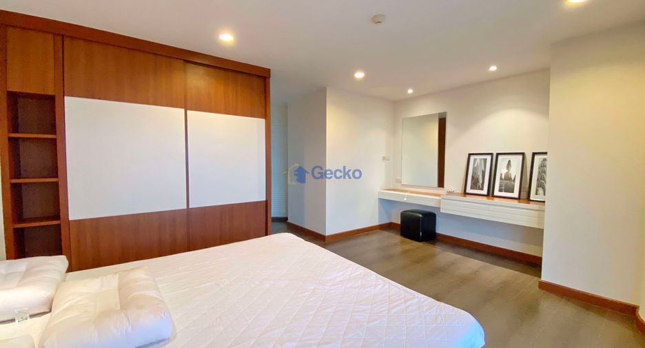 For rent 2 bedrooms condo in North Pattaya, Pattaya