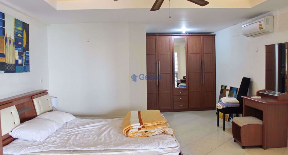 For rent 2 bedrooms condo in Pratumnak, Pattaya