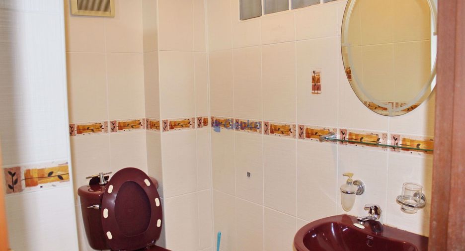 For rent 2 bedrooms condo in Pratumnak, Pattaya