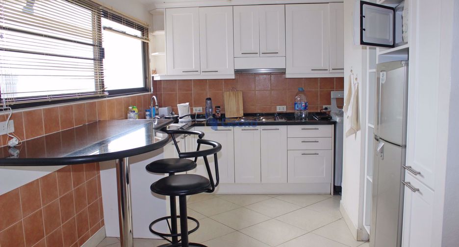For rent 2 bedrooms condo in Pratumnak, Pattaya
