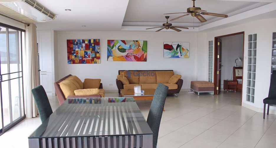 For rent 2 bedrooms condo in Pratumnak, Pattaya