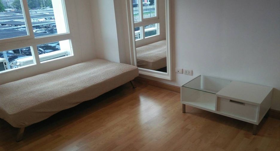 For sale 3 bedrooms townhouse in Wang Thonglang, Bangkok