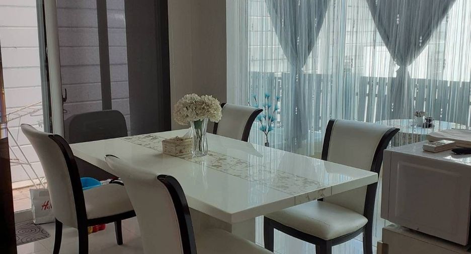 For sale 3 bedrooms townhouse in Wang Thonglang, Bangkok