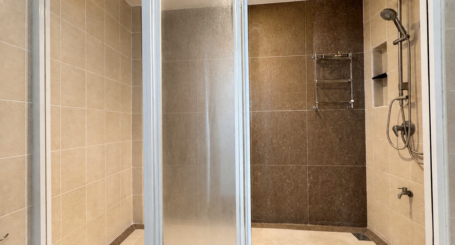 For sale 3 bedrooms townhouse in Wang Thonglang, Bangkok