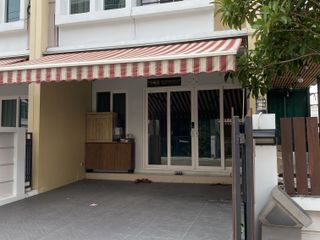 For sale 3 bedrooms townhouse in Wang Thonglang, Bangkok