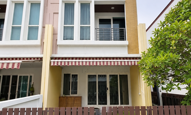 For sale 3 ベッドルーム townhouse in Wang Thonglang, Bangkok