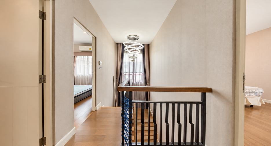 Casa en venta de 5 habitaciones en Sai Mai, Bangkok