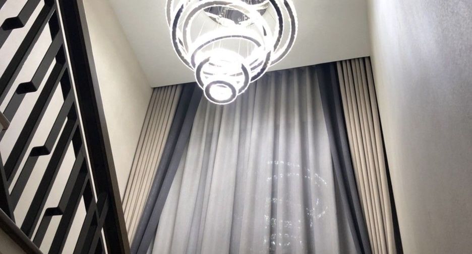 Haus zum Kauf mit 5 Zimmer in Sai Mai, Bangkok