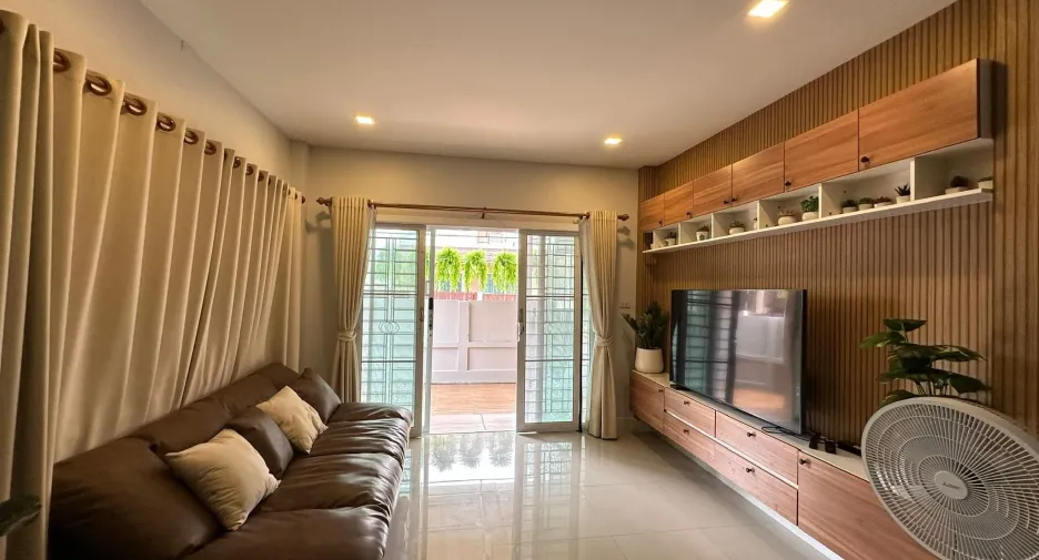 For sale 3 bedrooms house in Bang Lamung, Chonburi