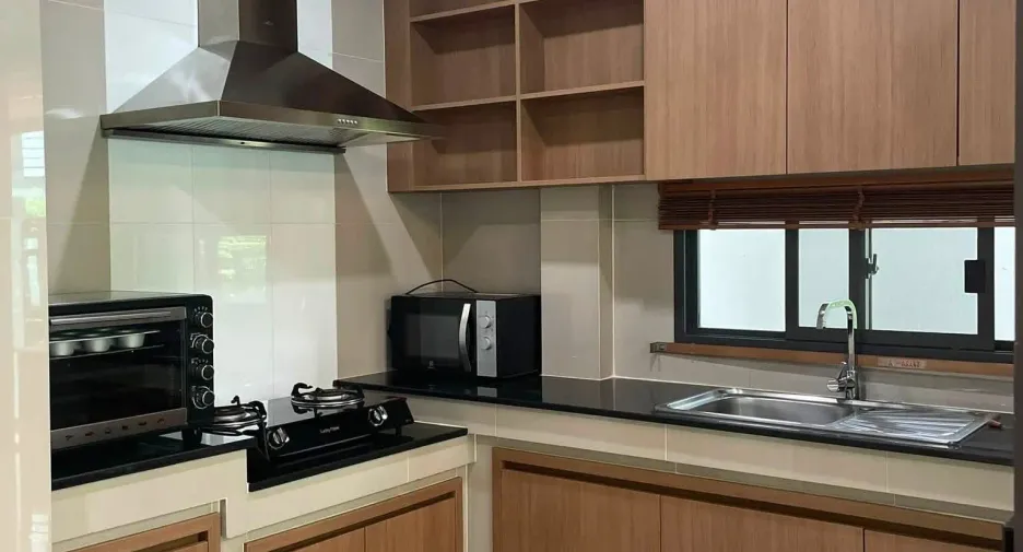 For rent 4 ベッドルーム house in Bang Kapi, Bangkok
