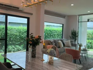For rent 4 bedrooms house in Bang Kapi, Bangkok