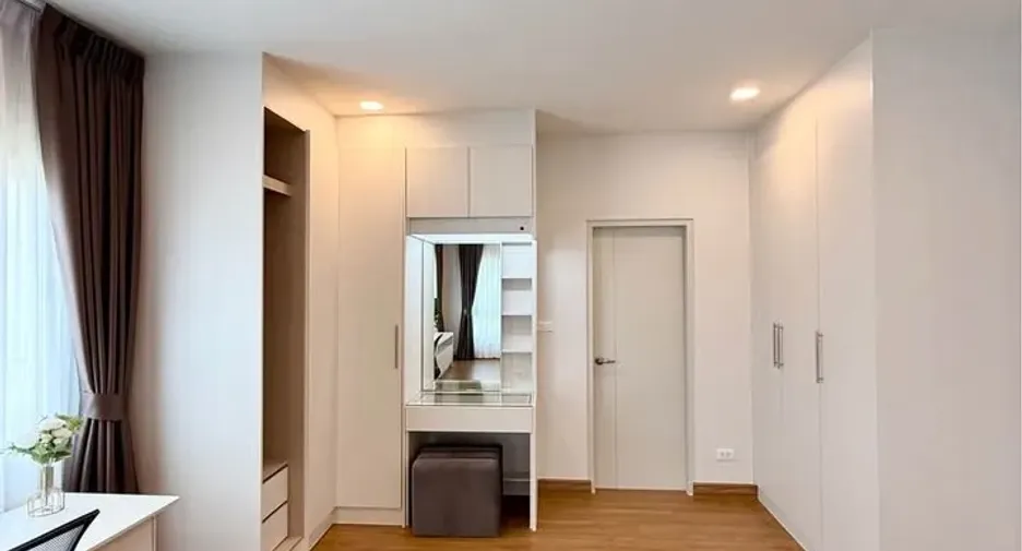 Haus zur Miete mit 4 Zimmer in Bang Phli, Samut Prakan